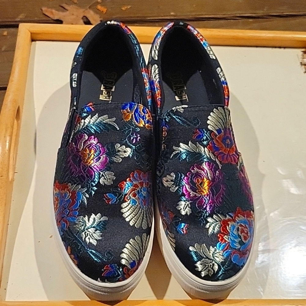 Floral brash slide on shoes size 10